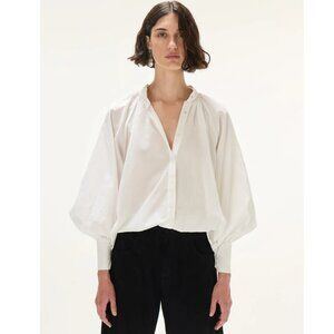 Curatoria Manantial Oversized White Blouse
